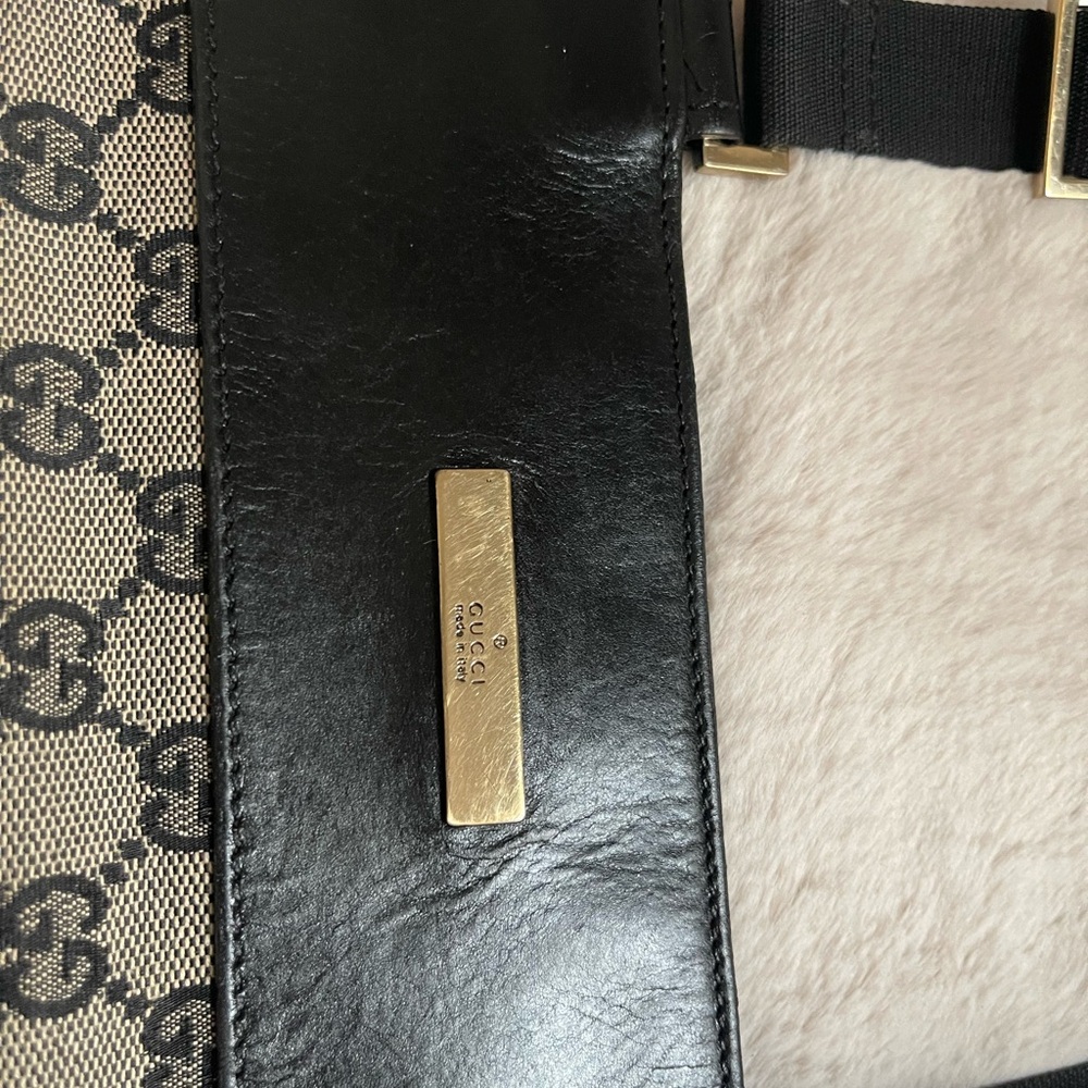 Gucci small crossbody black and tan bag